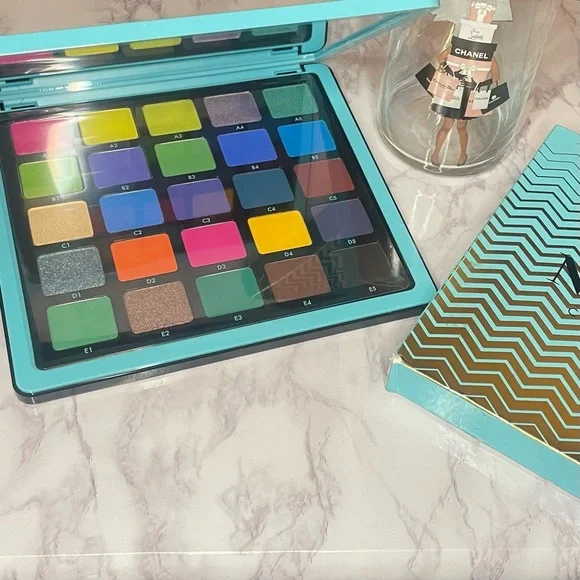 BNIB Anastasia Beverly Hills ABH Norvina Volume 2 eye palette - Picture 1 of 6